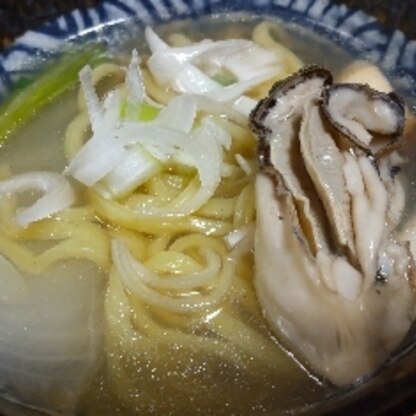 寒い日に煮込みラーメンが家族にも好評でした！牡蛎も入れて良い味わいでした。ありがとうございます。